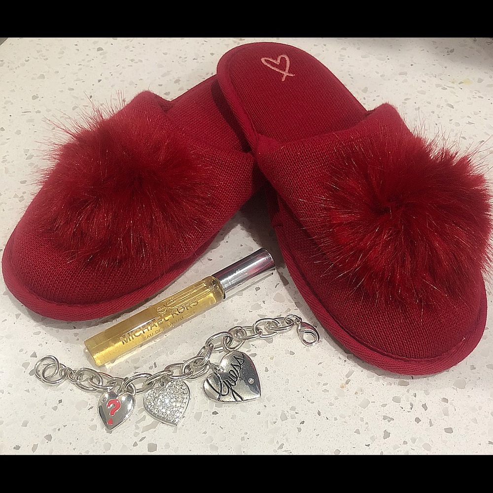 Girly VS slipper bundle ❤️